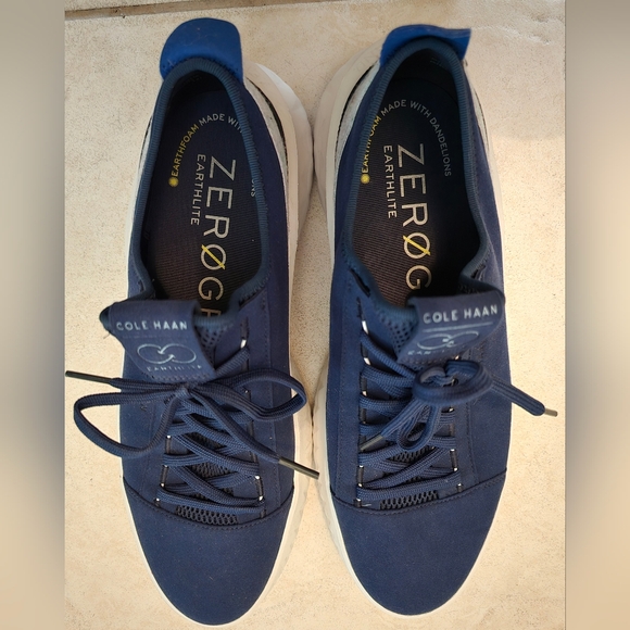Size 12 Cole Haan Zerogrand Earthlite. Dark blue - Picture 1 of 3